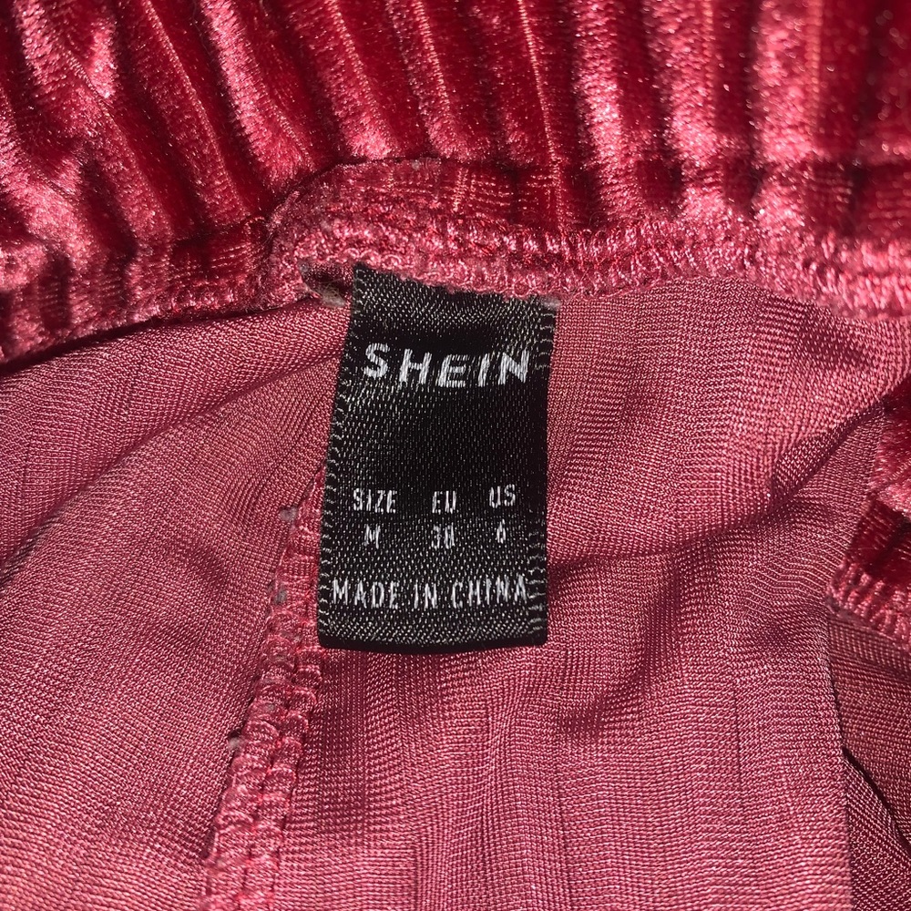 SHEIN pink pleated tight fit flare pants - Picture 4 of 5
